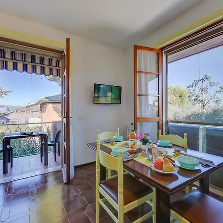 Villa Fiorita Apartments - Happy Rentals Sirmione Exterior photo
