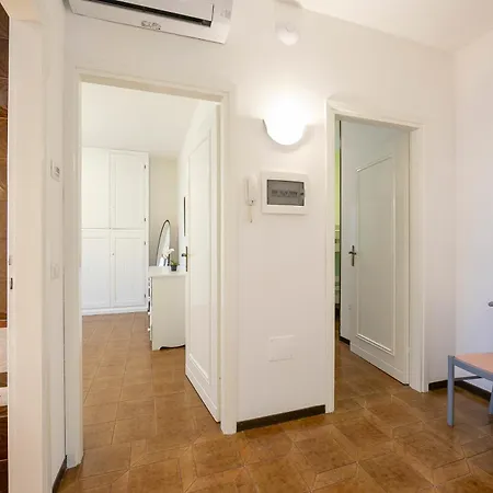 Villa Fiorita Apartments - Happy Rentals Sirmione Exterior photo