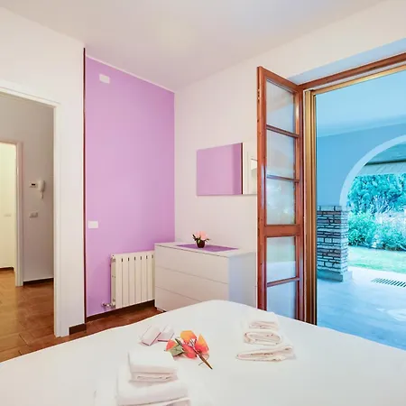 Villa Fiorita Apartments - Happy Rentals Sirmione Exterior photo