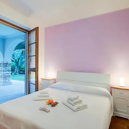 Villa Fiorita Apartments - Happy Rentals Sirmione Exterior photo