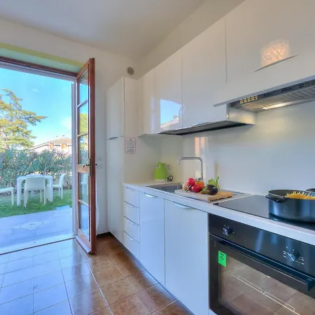 Villa Fiorita Apartments - Happy Rentals Sirmione Exterior photo