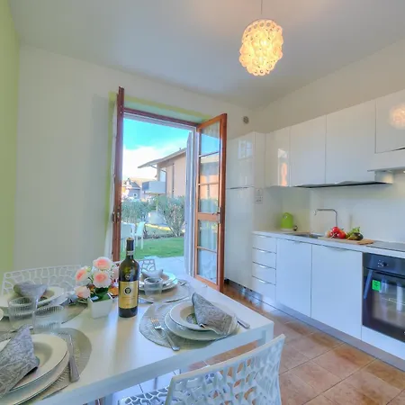 Villa Fiorita Apartments - Happy Rentals Sirmione Exterior photo